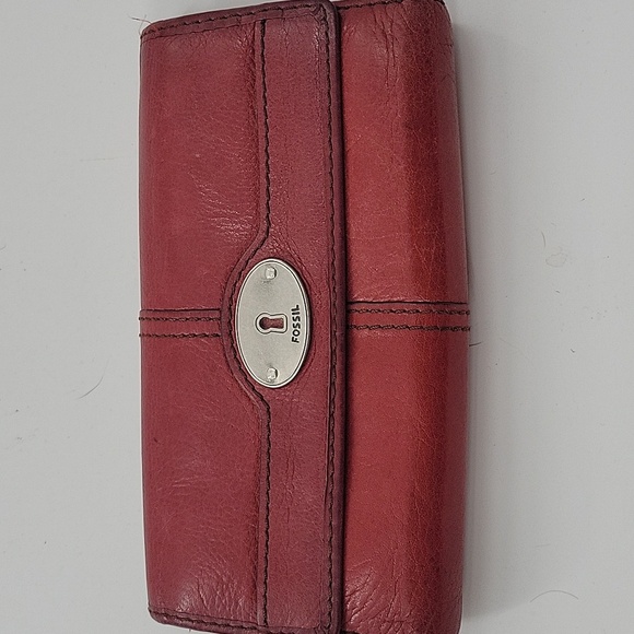 Fossil Red Leather Wallet with Silver Accents - Picture 1 of 16